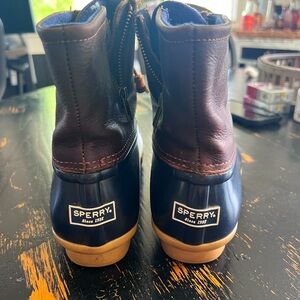 Women’s sperry duck boots 9.5